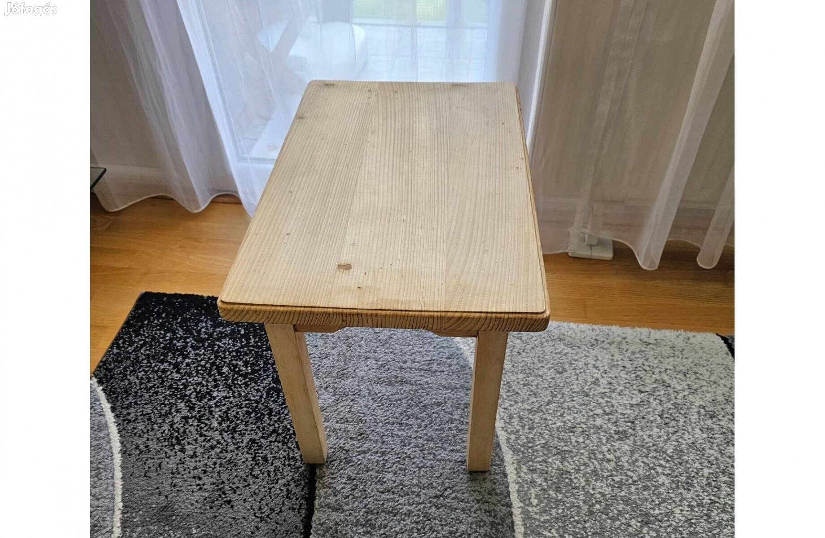 Fa asztalka eladó