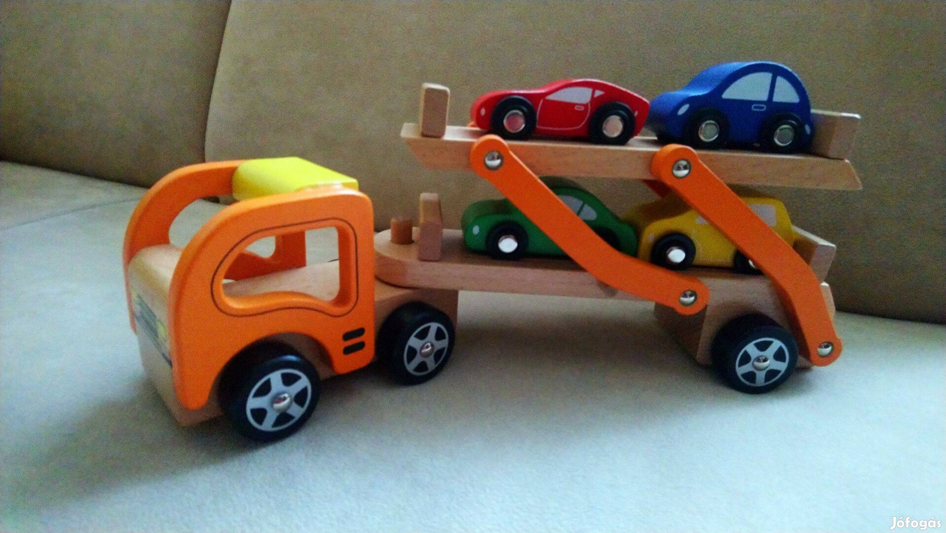 Fa autószállító kamion