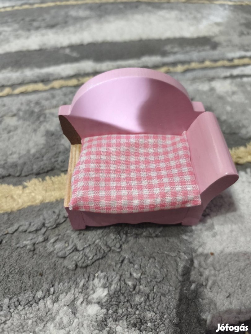 Fa babaház újszerű állapotú