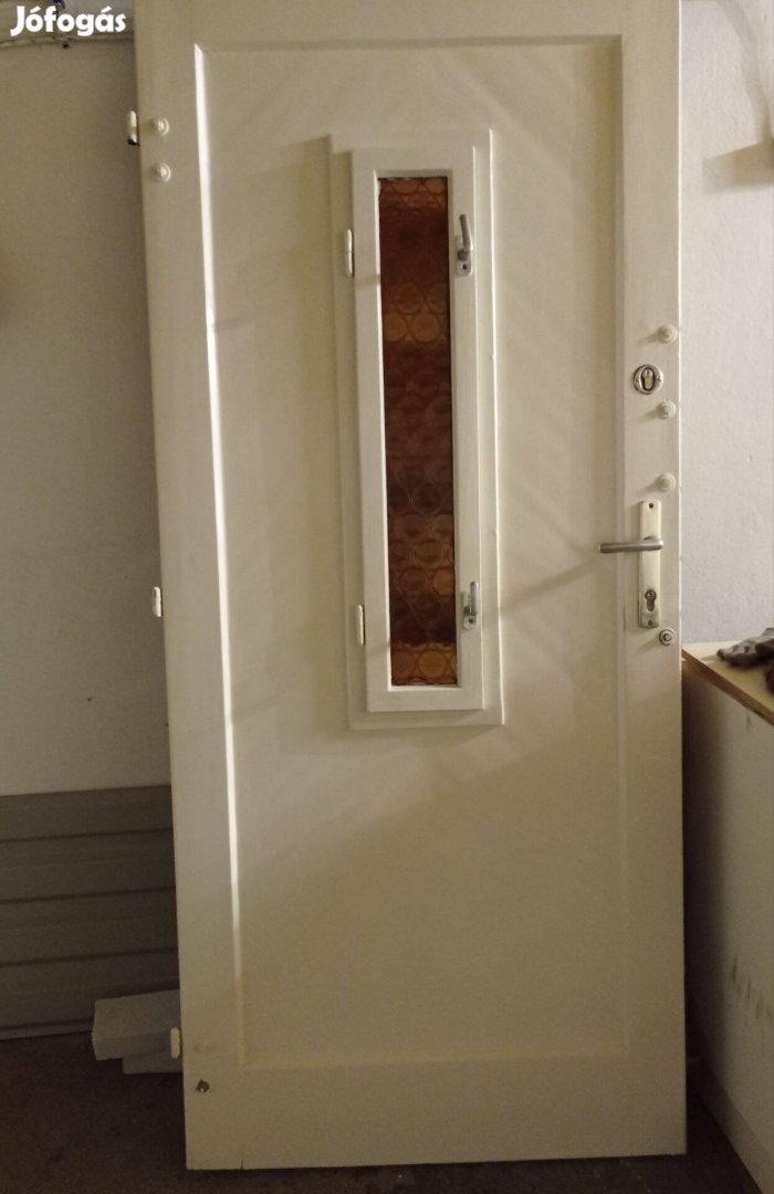 Fa bejárati ajtó 89*203 cm szép állapotban
