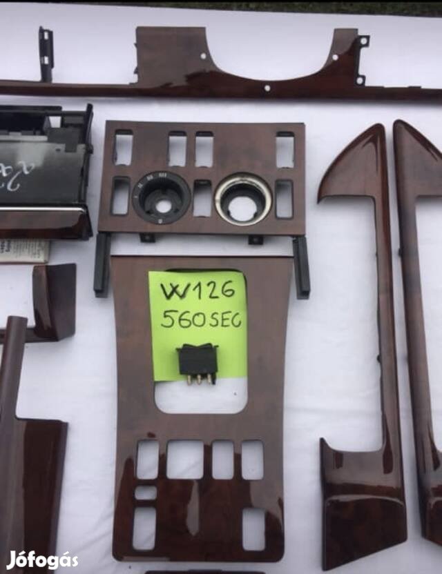 Fa betétek autóban Mercedes