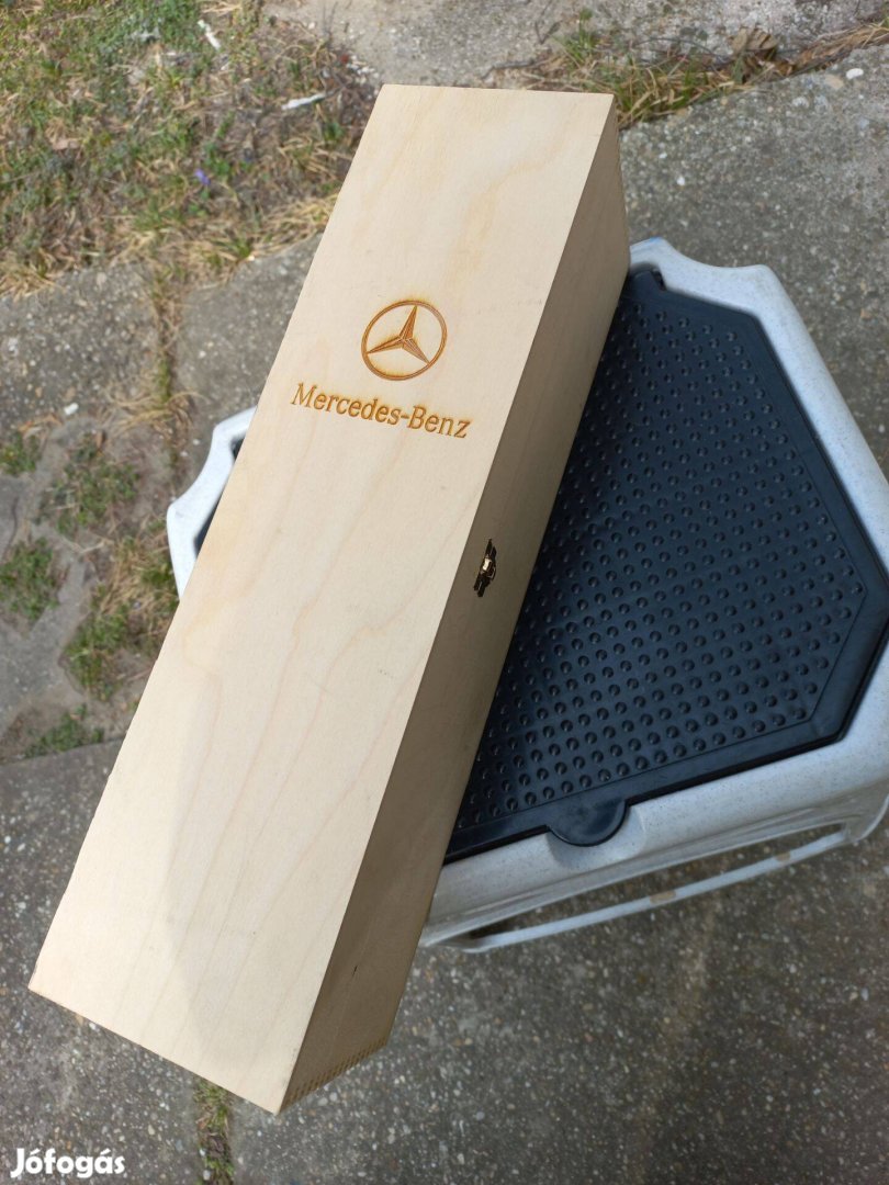 Fa bortartó doboz Mercedes-Benz emblémás