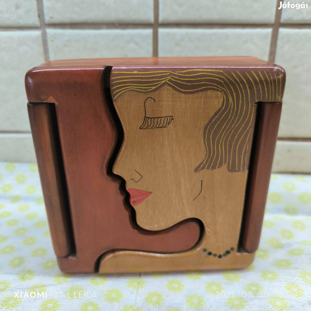 Fa díszdoboz eladó! 14 x14 x5 cm