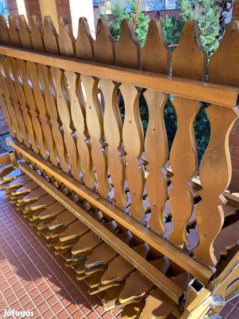 Fa erkélykorlát eladó