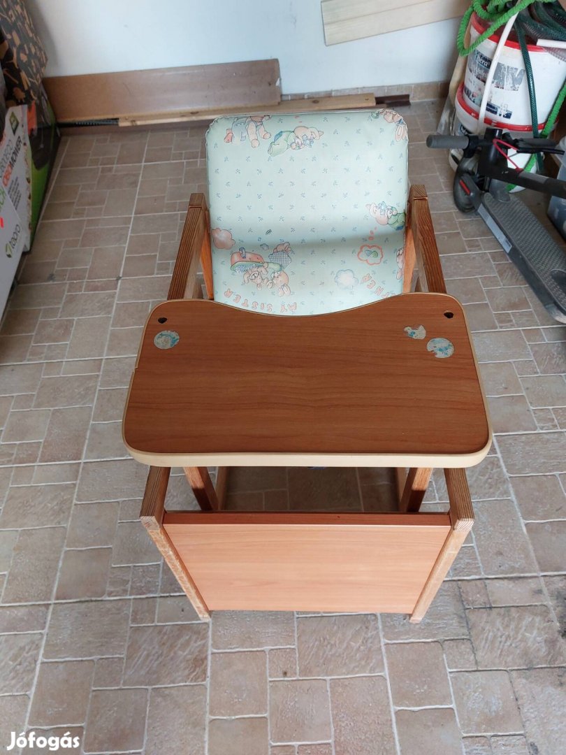 Fa etetőszék átalakítható asztallá és székké