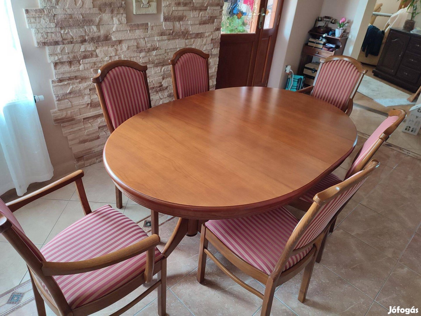 Fa étkező asztal 8 székkel eladó