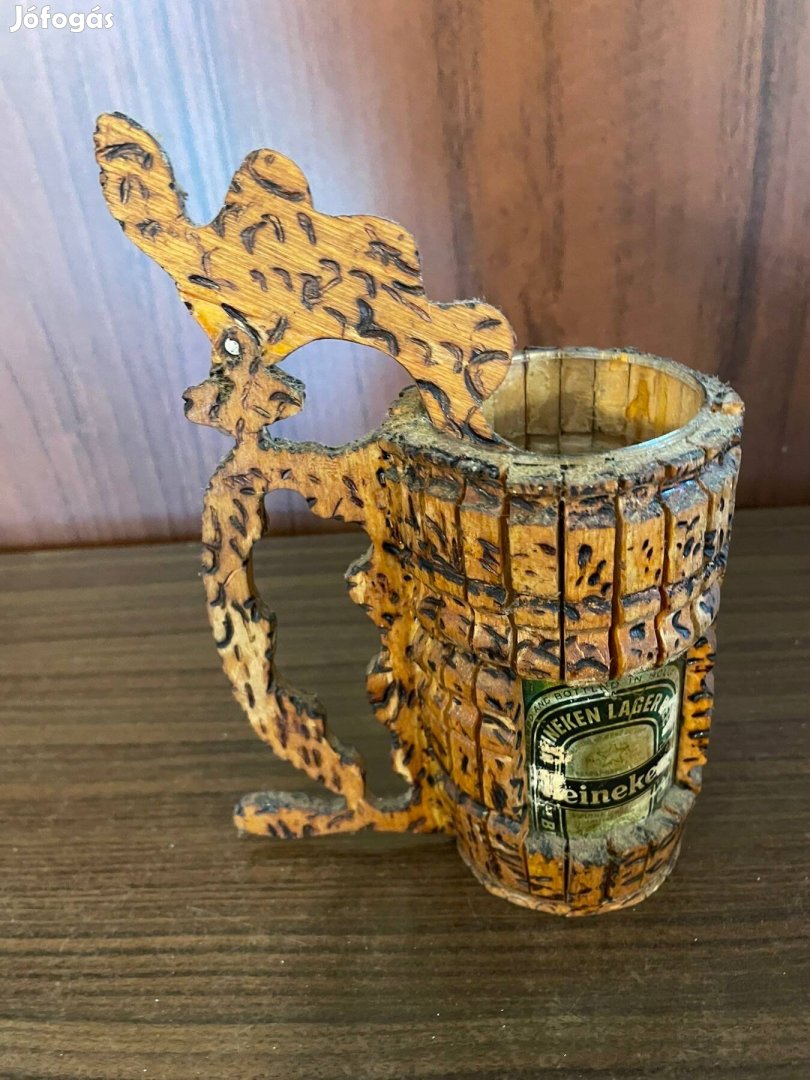 Fa faragott Heineken sörös korsó