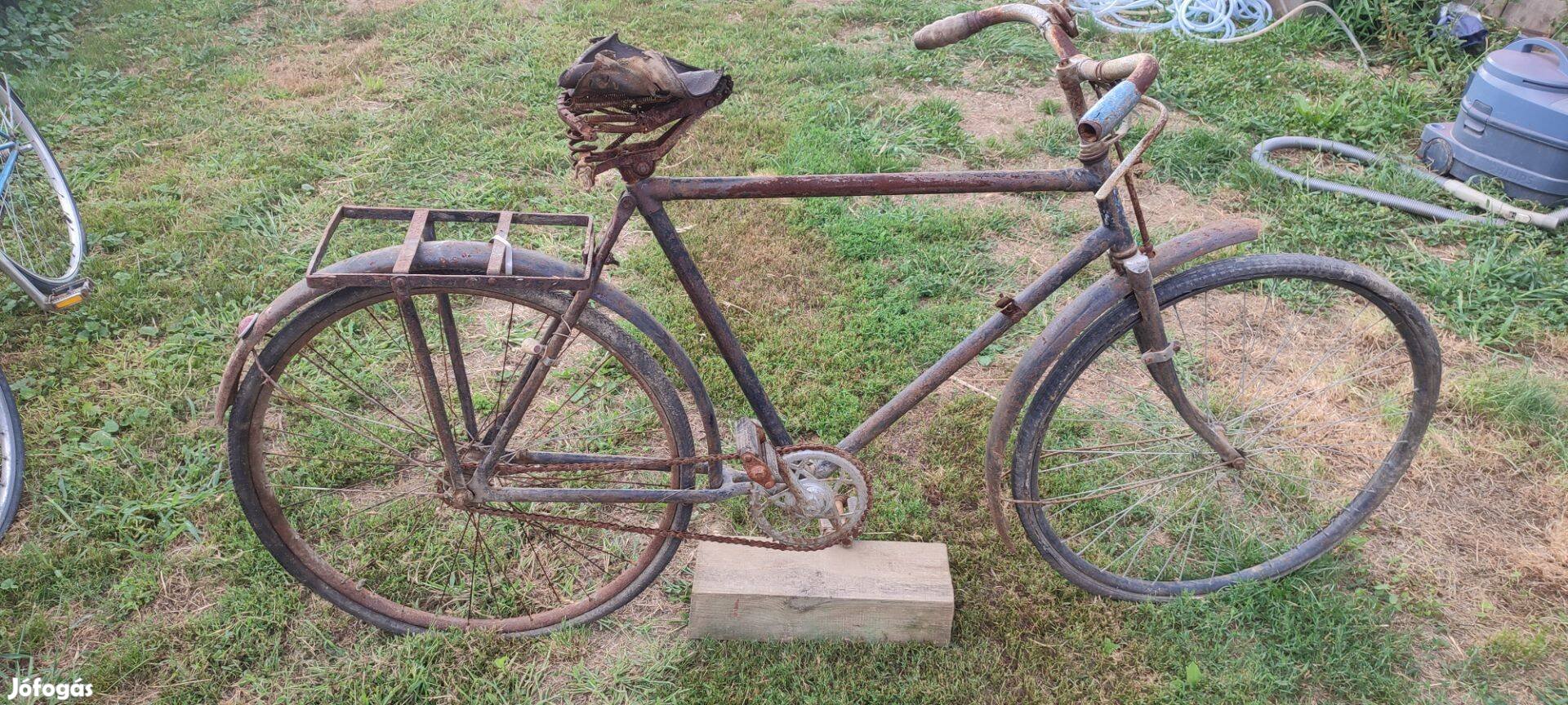 Fa fogantyús oldtimer , veterán kerékpár