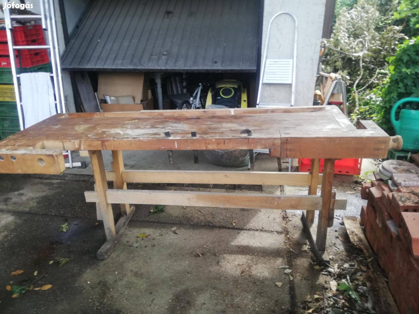 Fa gyalupad alkatrészeivel