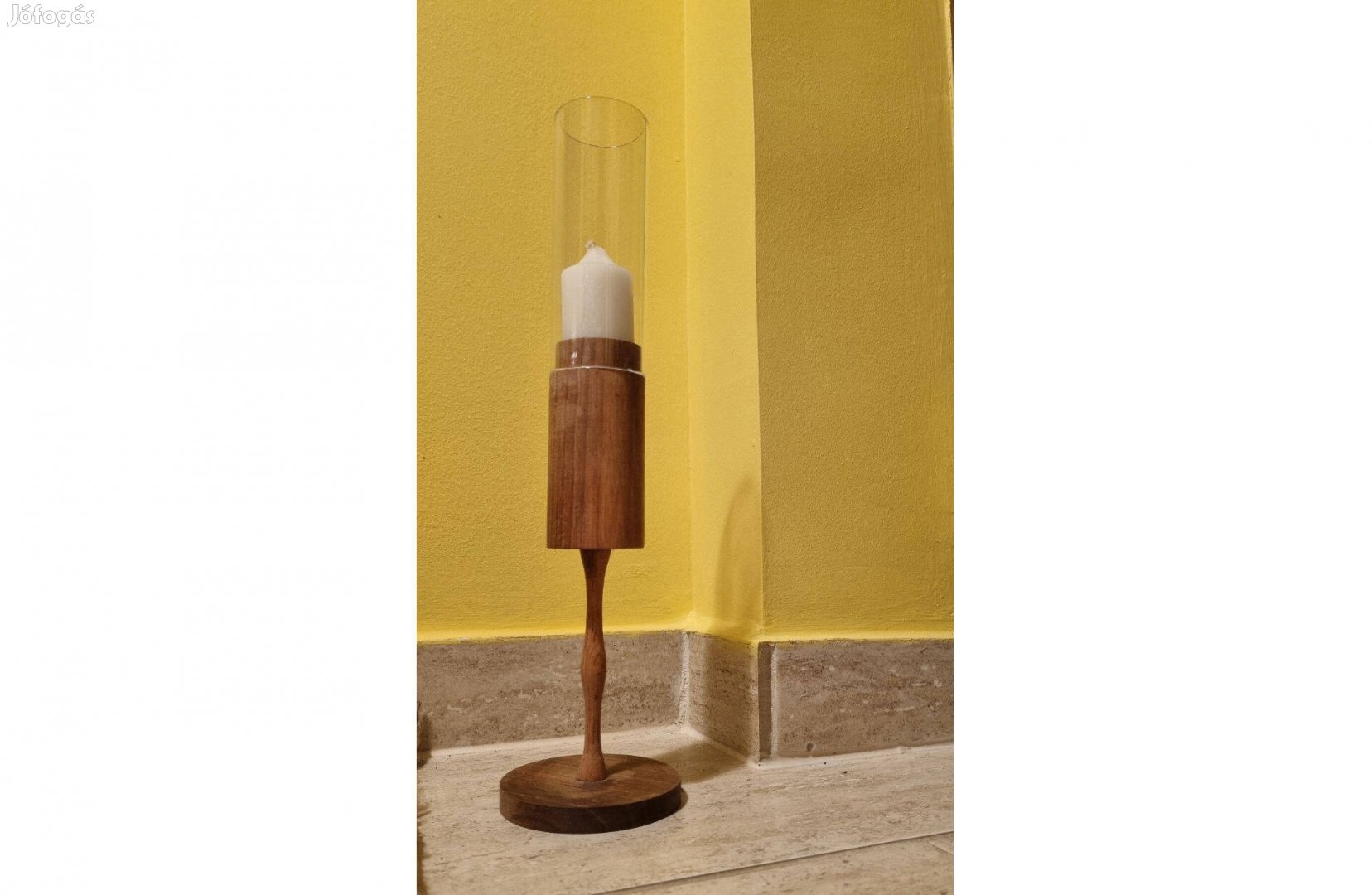 Fa gyertyatartó üvegbúrával