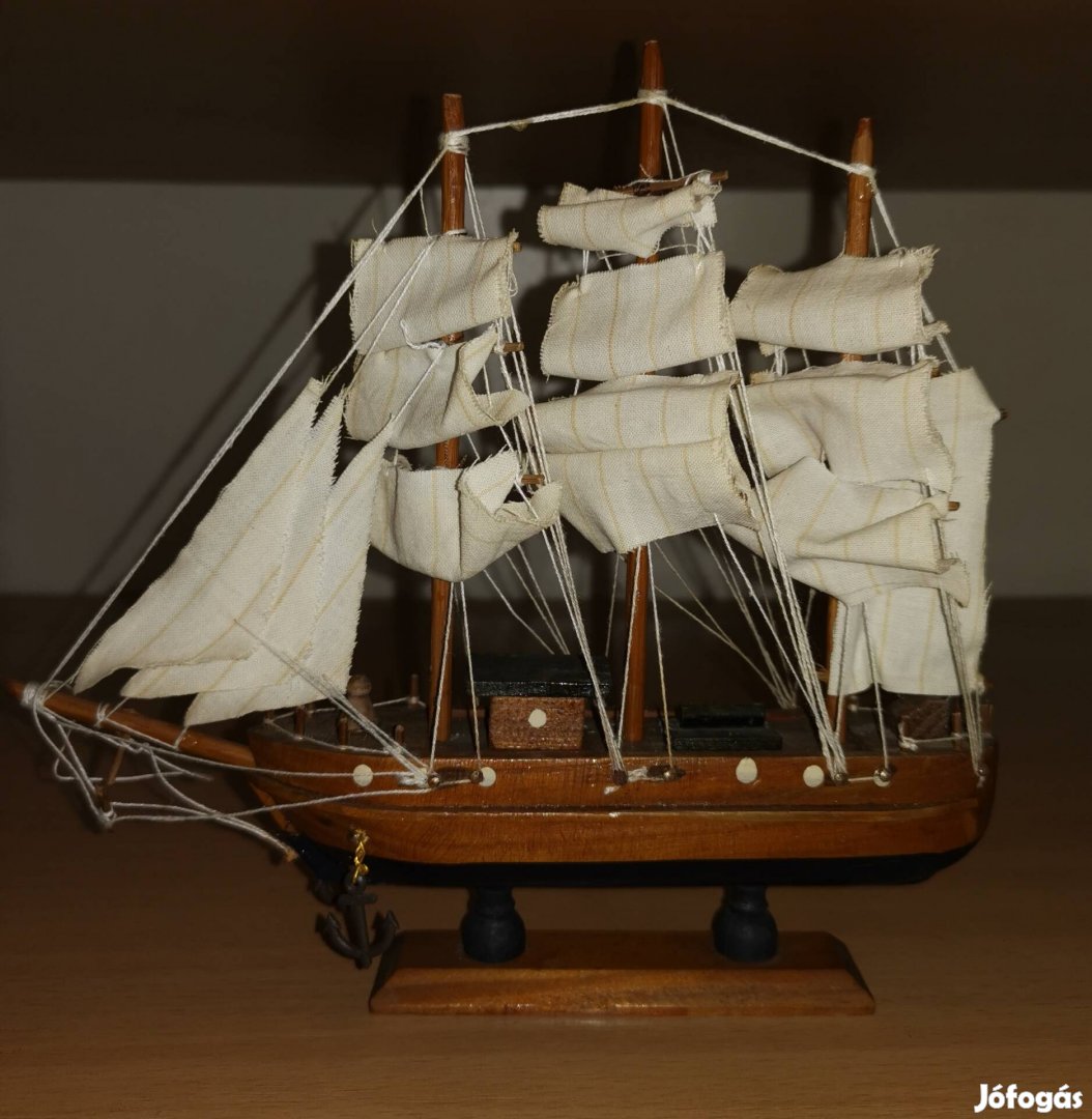 Fa hajó modell 