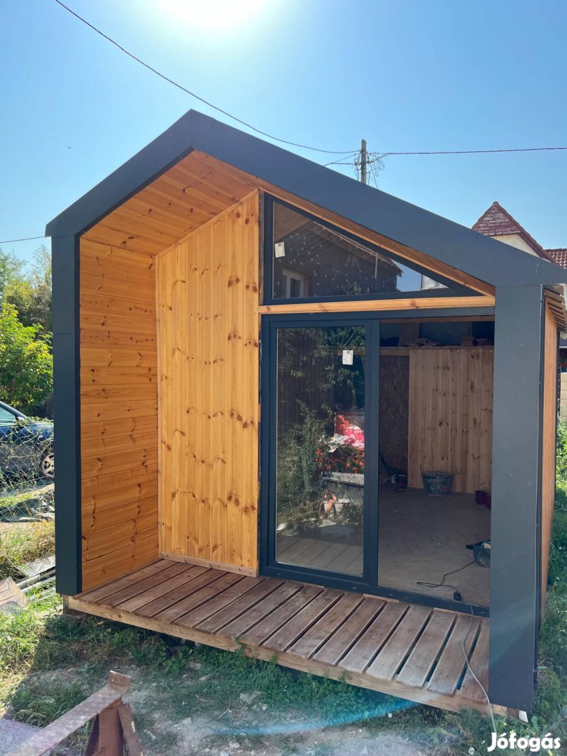 Fa házikó,kis ház