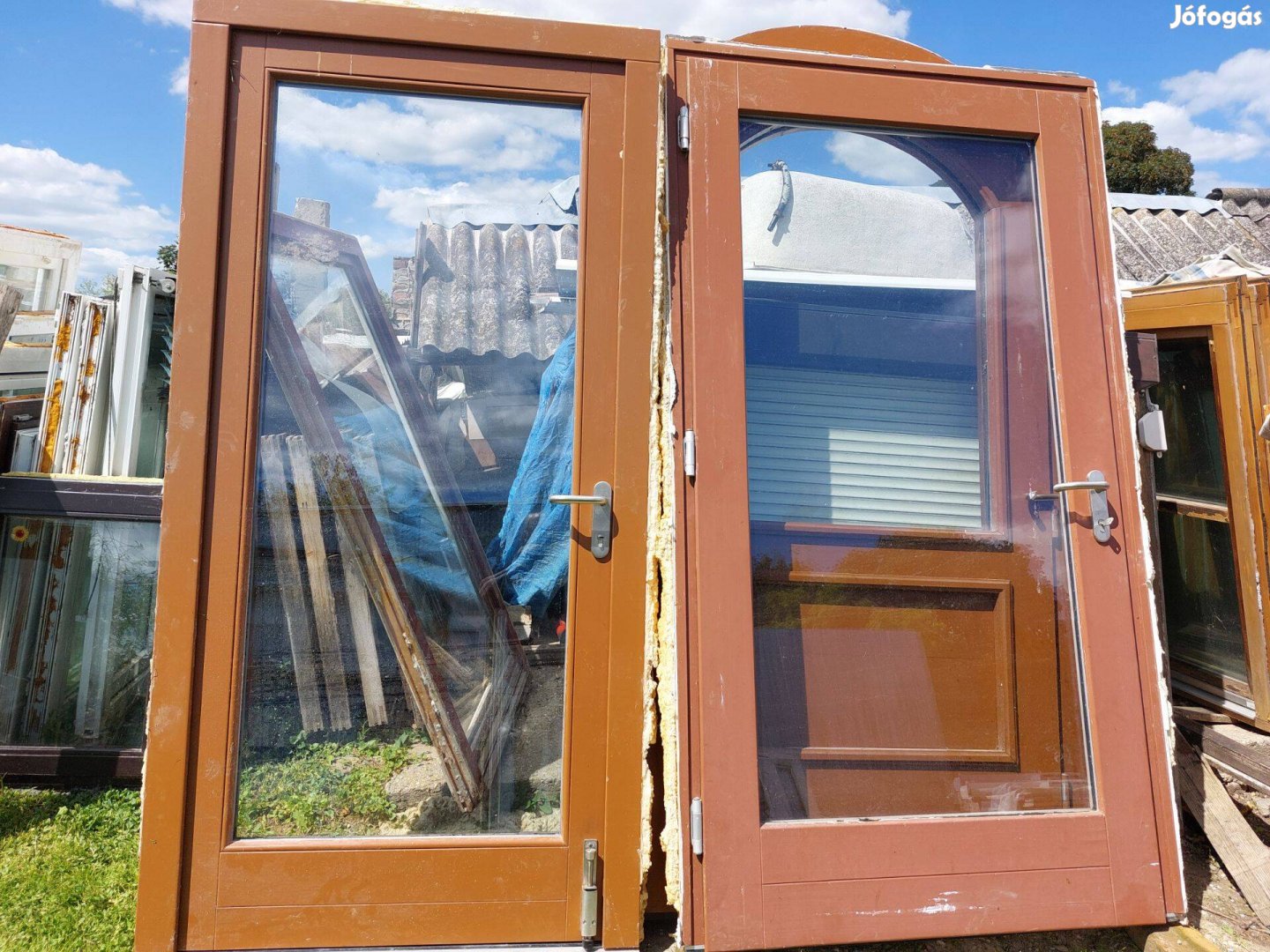 Fa hőszigetelt üveges bejárati-terasz ajtó 1 db 2 oldalt