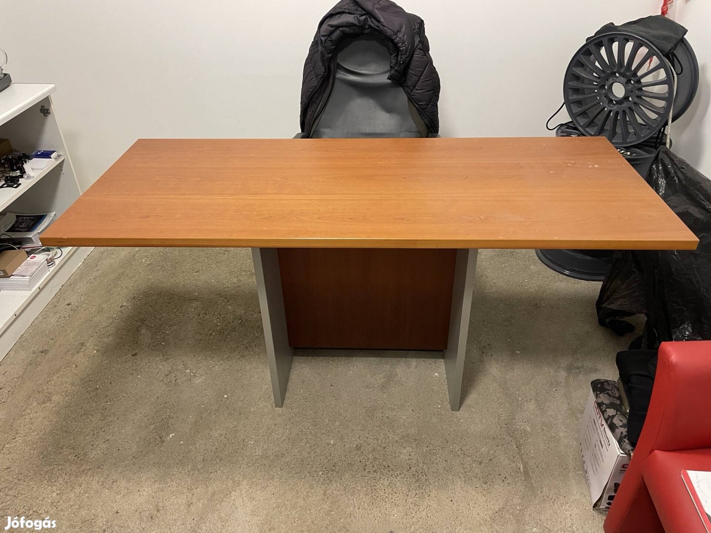 Fa íróasztal 
