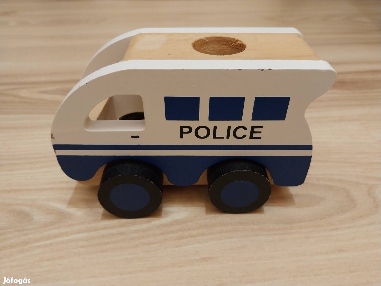 Fa játékautó police