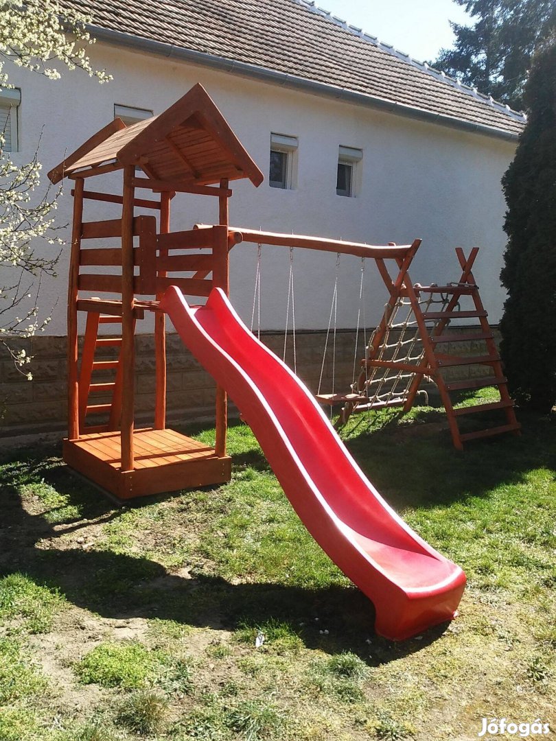 Fa játszótér mászóhálóval egyenesen a gyártótól