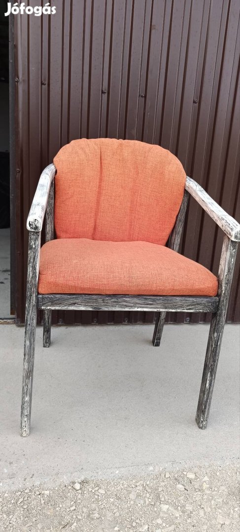 Fa kartámlás szék