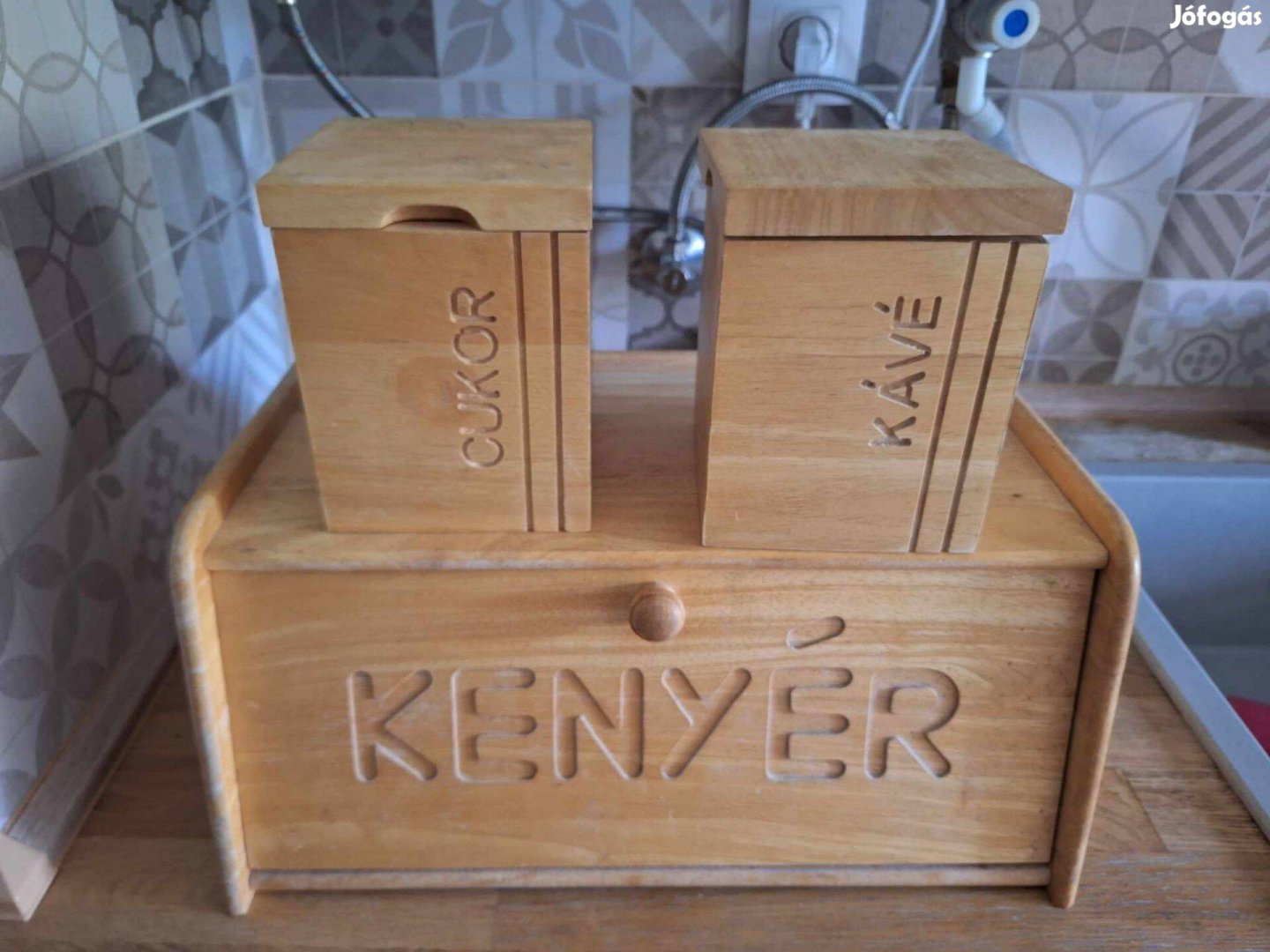 Fa kenyértartó + 2 db fa fűszertartó