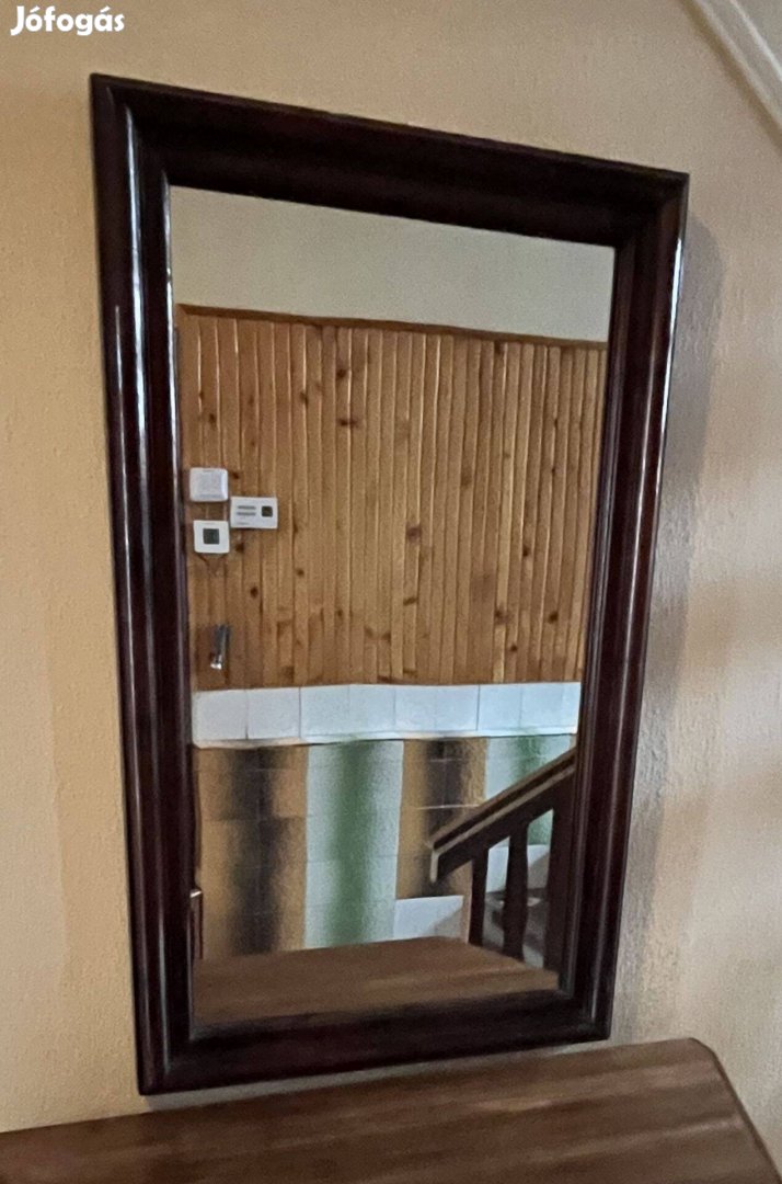 Fa keretes falra akasztható tükör
