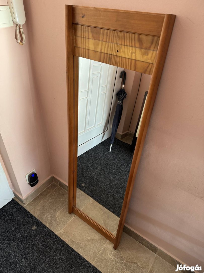 Fa keretes falra szerelhető tükör