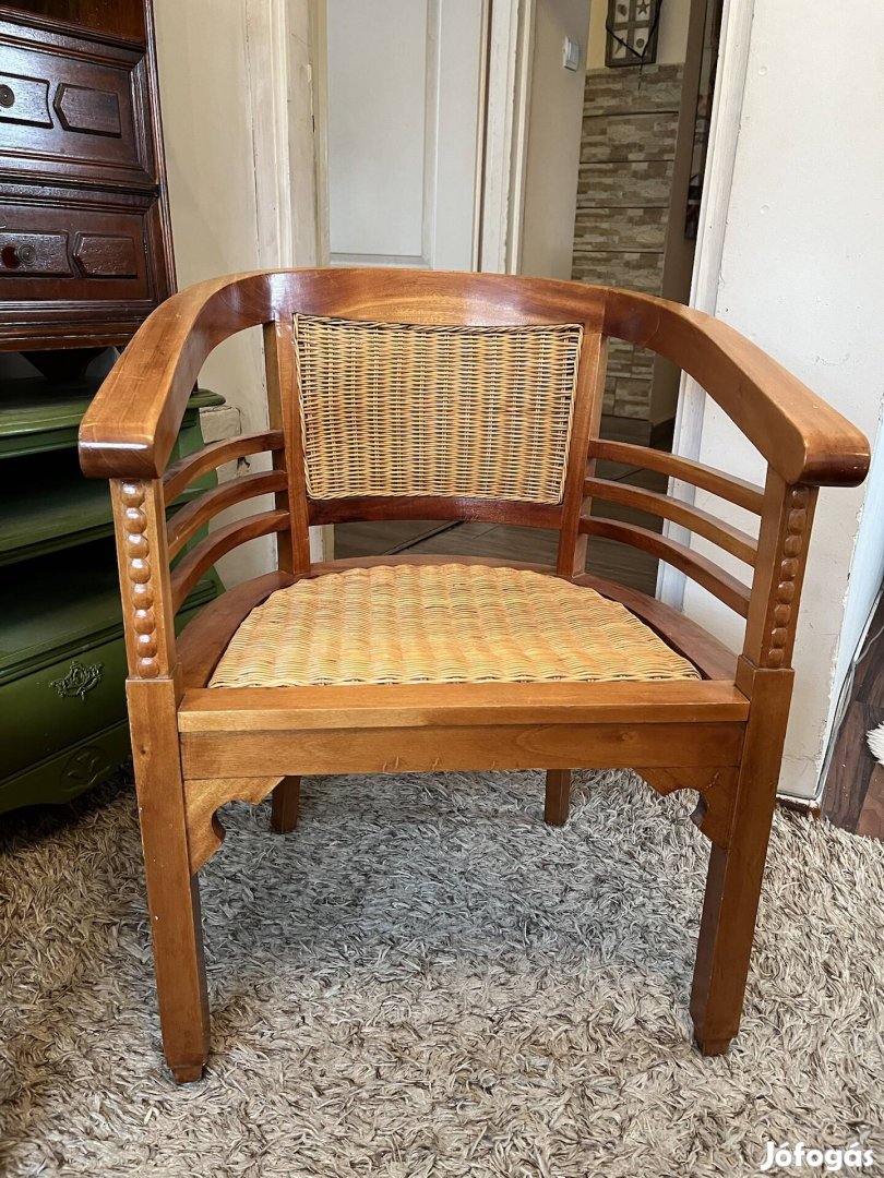 Fa kerwtes massuiv nádas karszék 36000 ft bp.17 ker