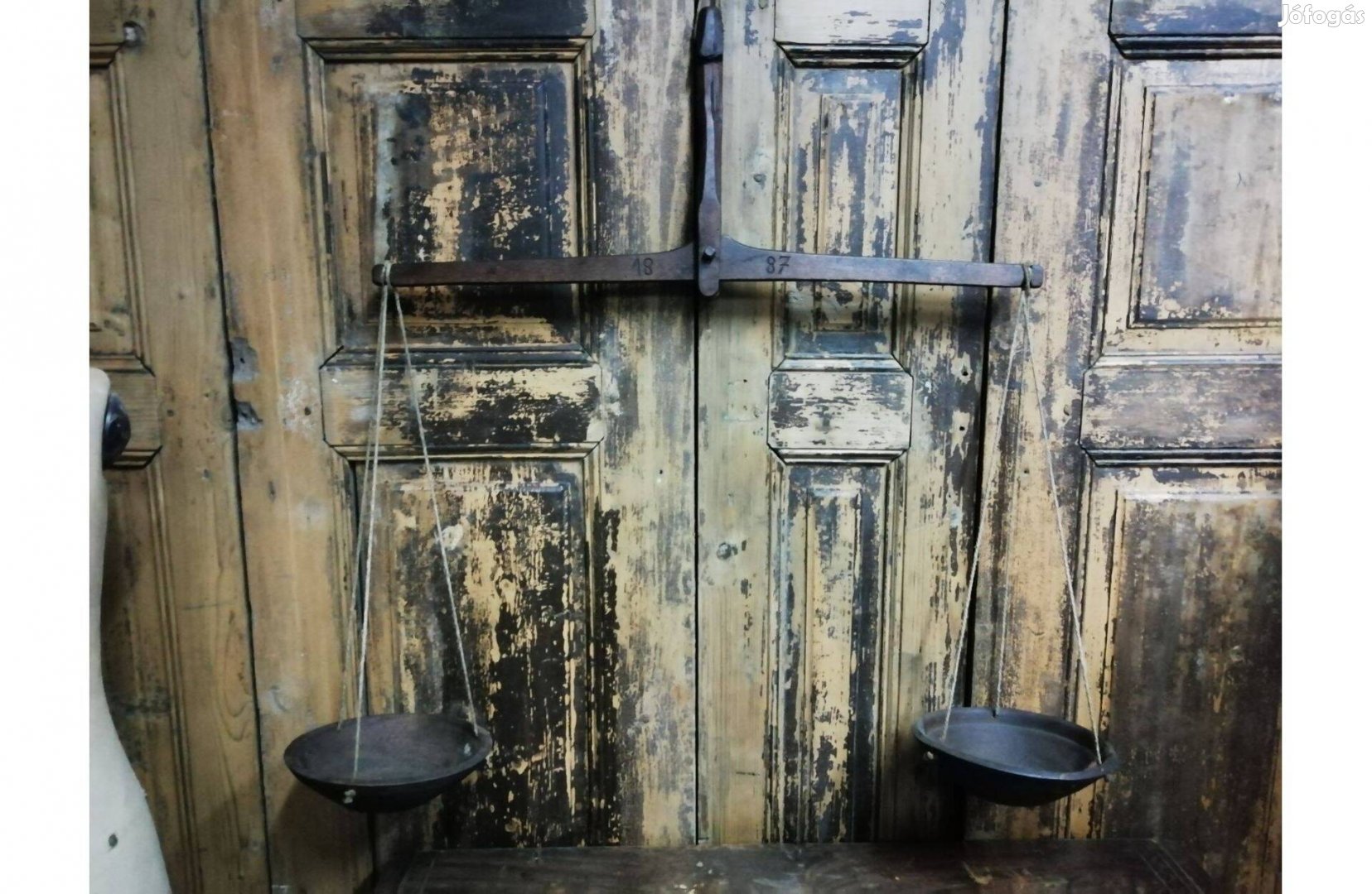 Fa mérleg, évszámos kétkarú mérleg, gyűjtői darab 1887-ből
