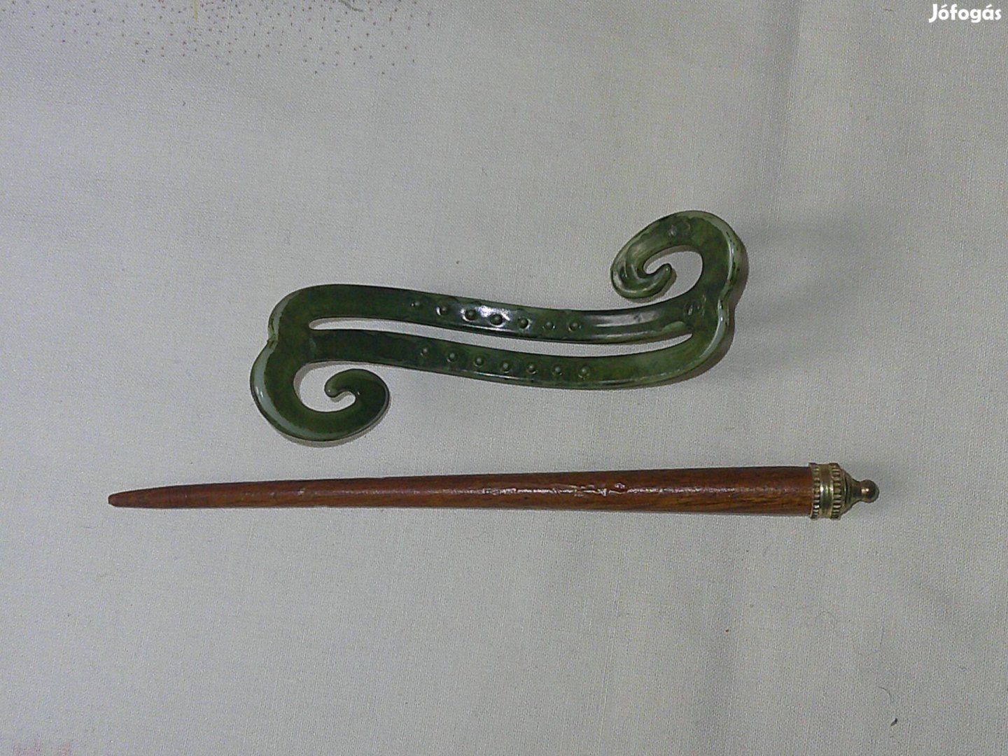 Fa-műanyag kontytű