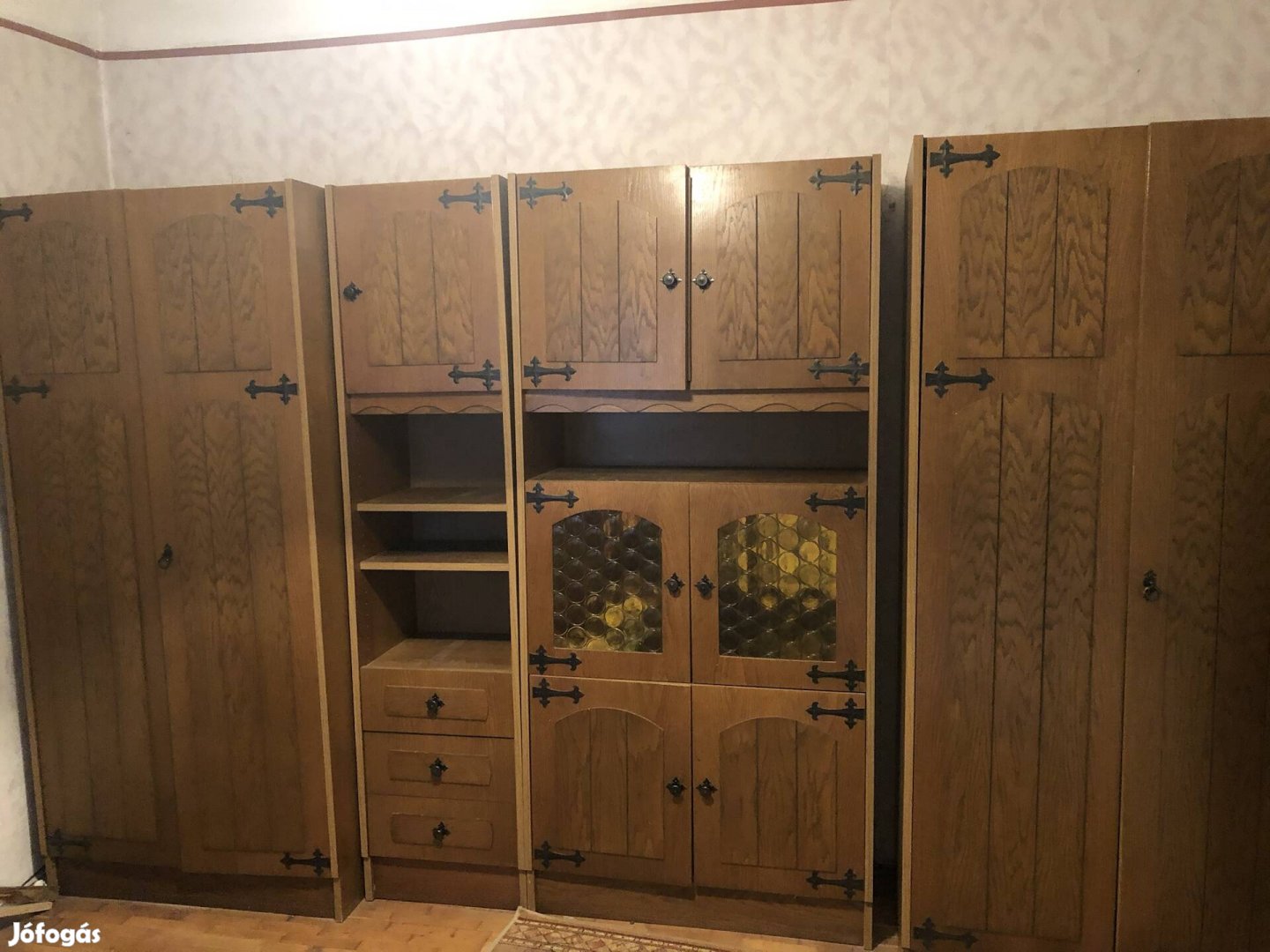 Fa nappali bútor szekrénysor szekrény