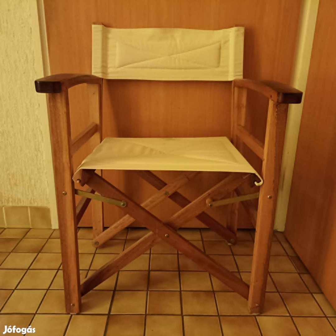 Fa rendezői összecsukható szék vajszínű vászon huzattal!