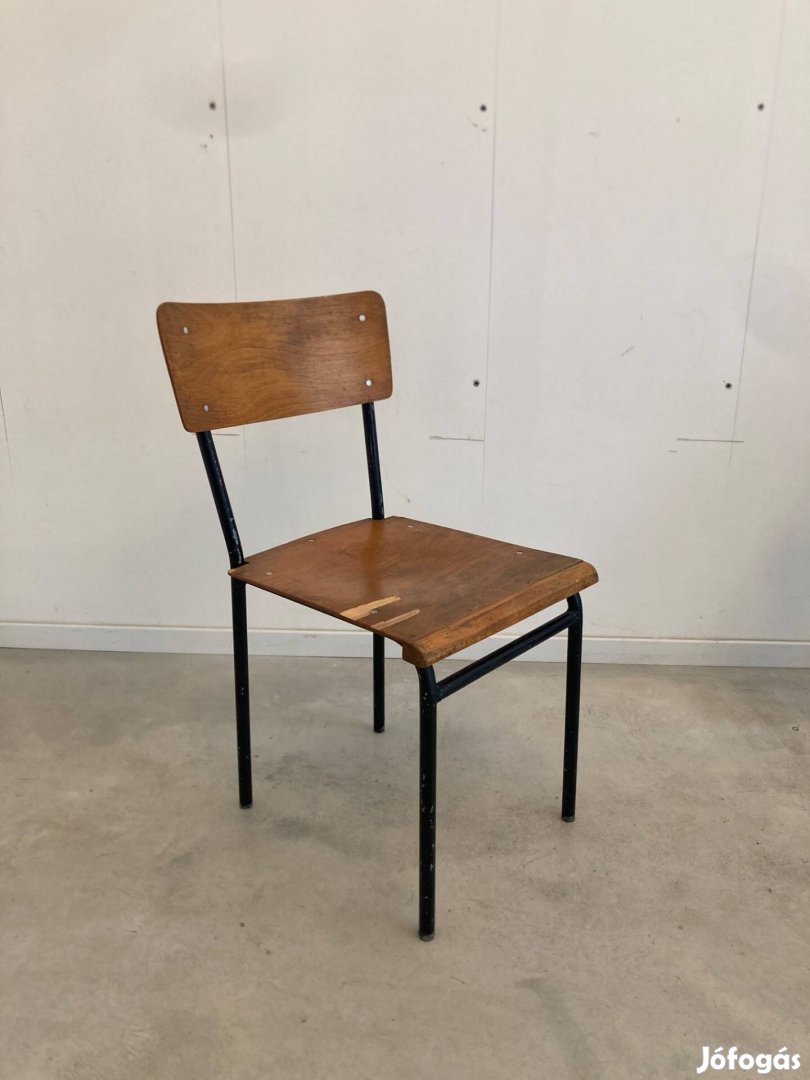 Fa ülőfelületű fém vázas szék retro