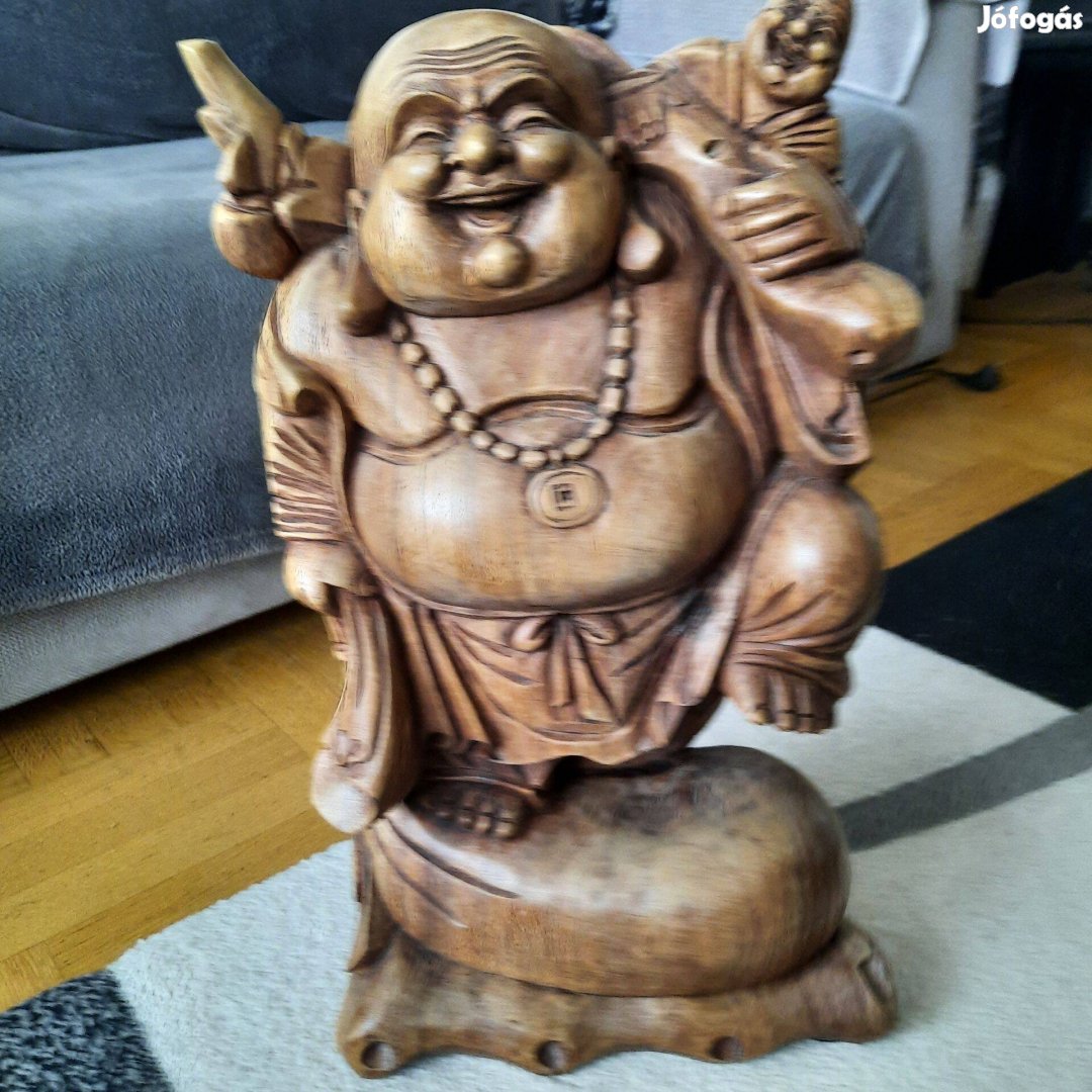 Fából faragott szerencséthozó Budha szobor