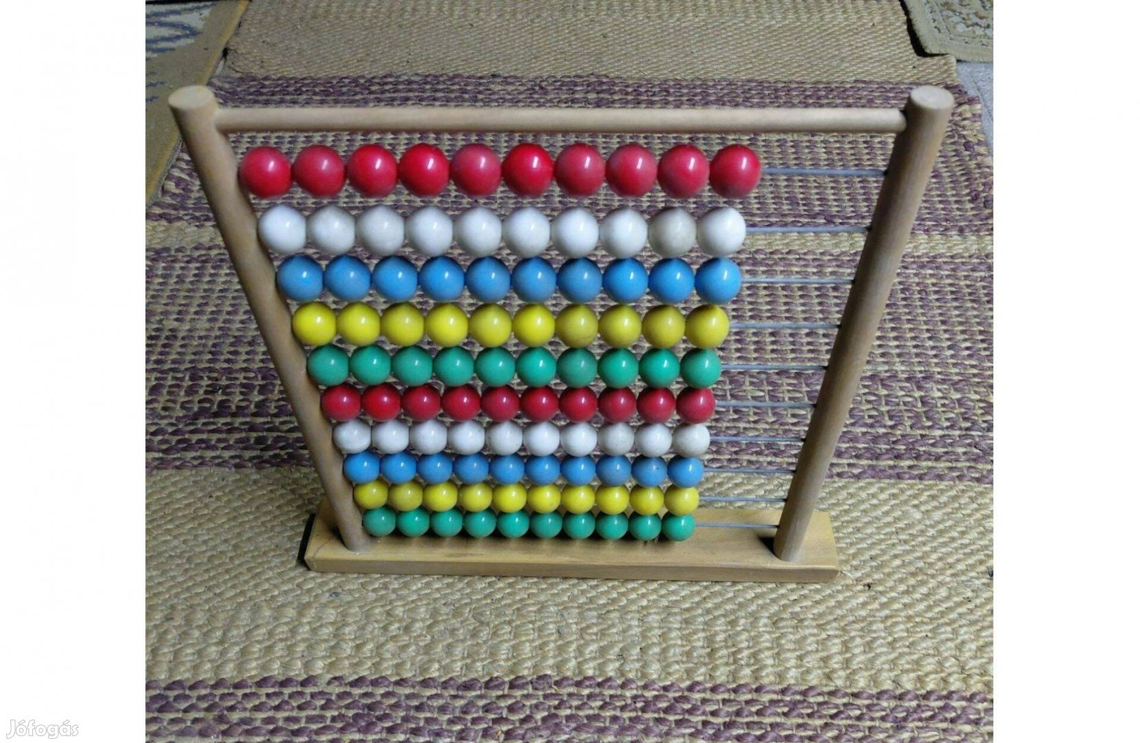 Fából készült abakusz számolótábla