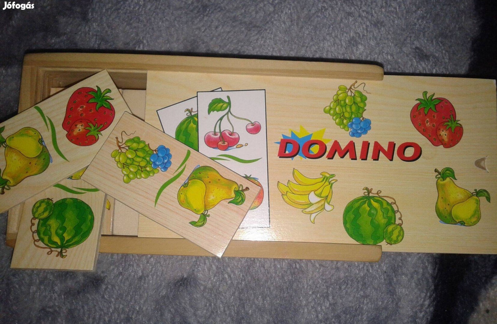 Fából készült gyümölcs mintájú dominó játék
