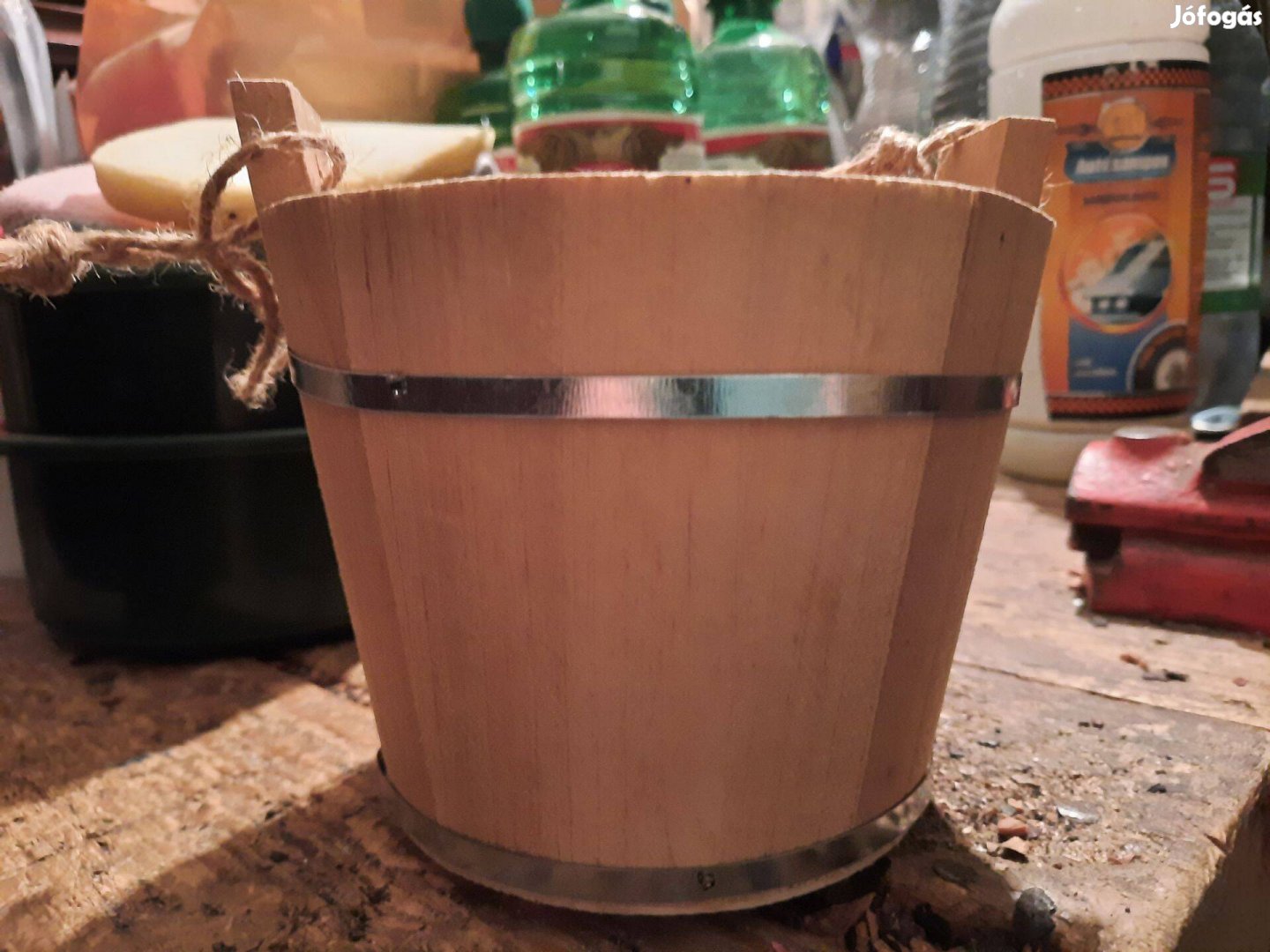 Fából készült virágtartó kicsi dézsa