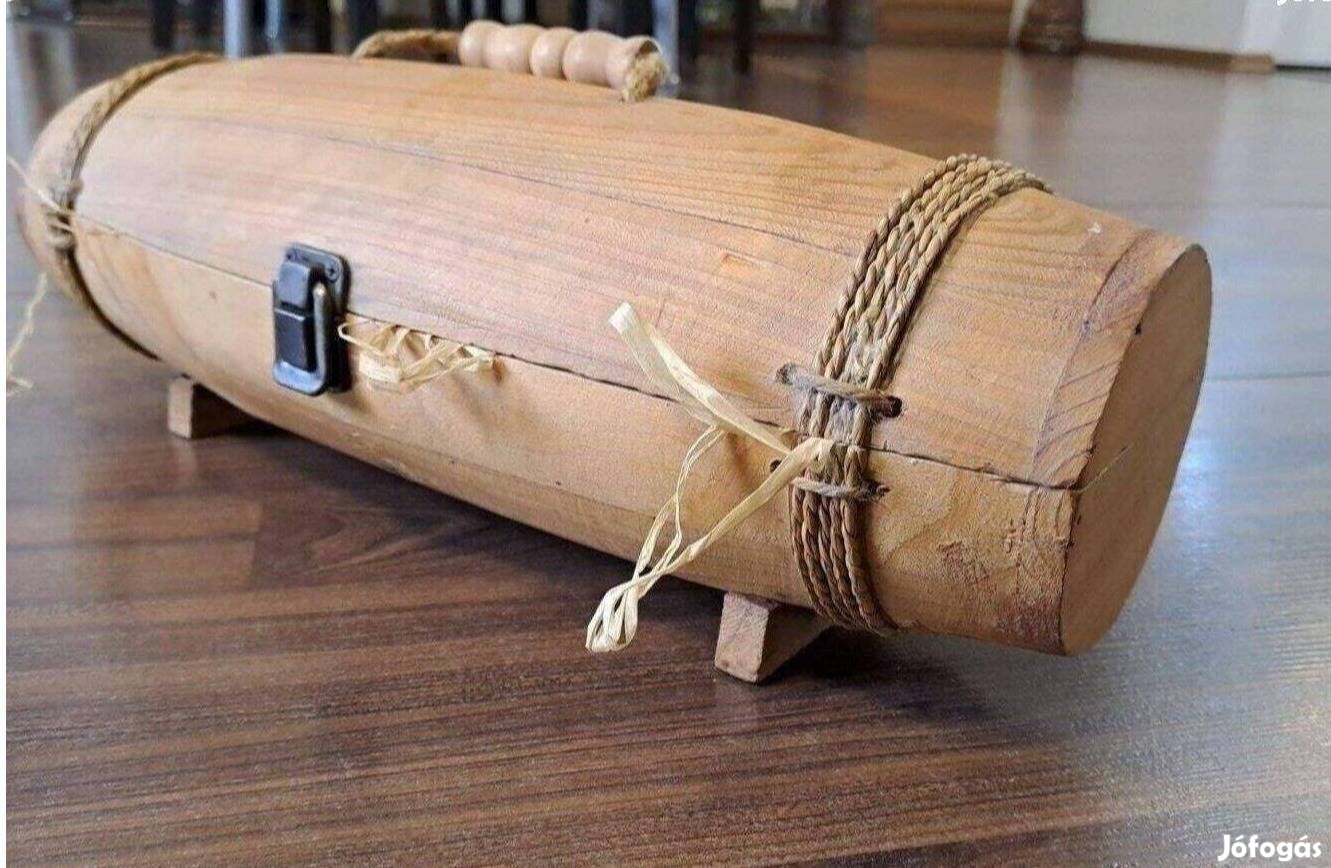 Fadoboz bortartó