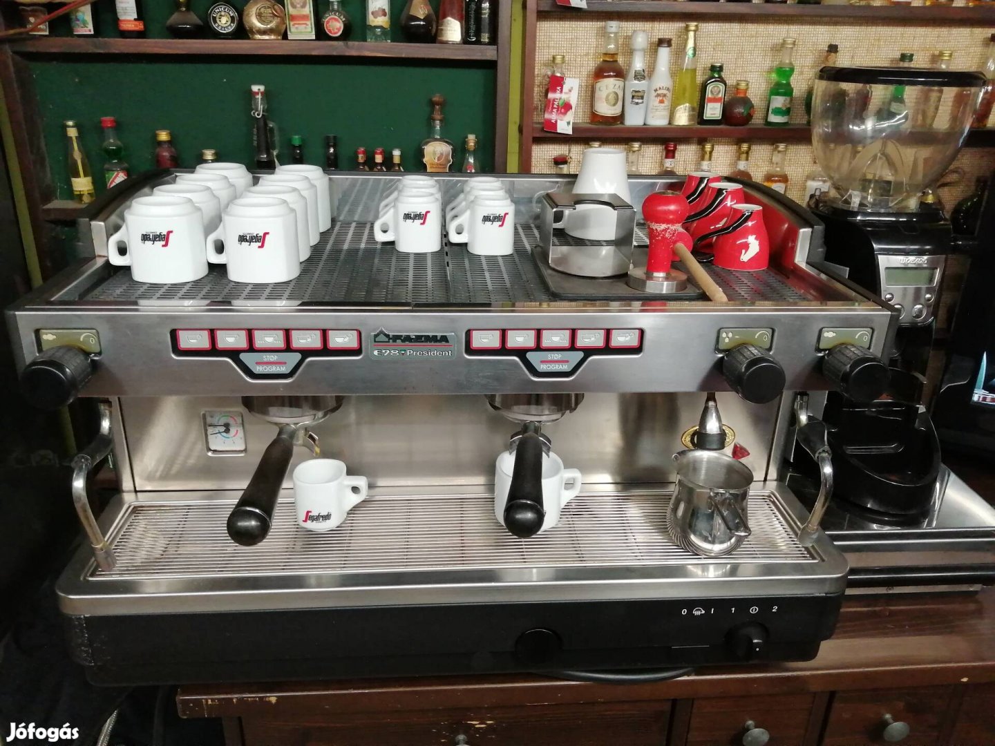 Faema E98 President karos kávégép kávéfőző kávéőrlő presszógép