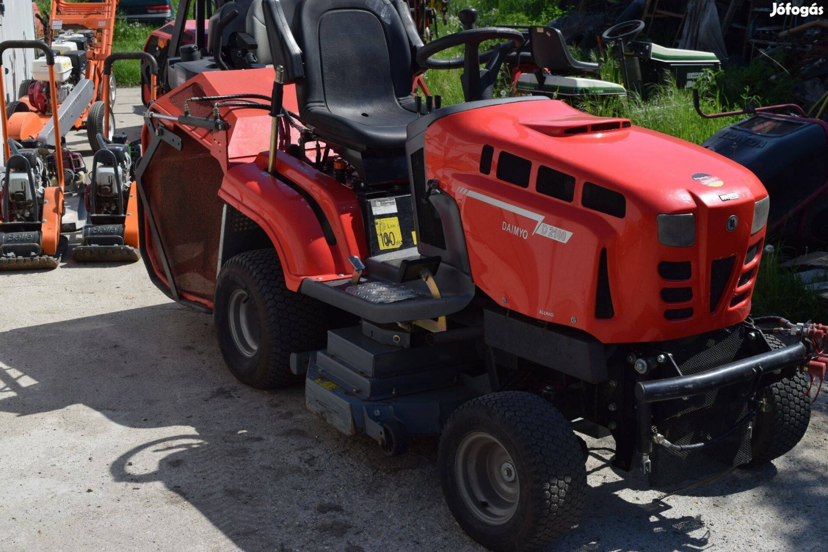 Faga Massey Ferguson Diesel Motorral Fűnyíró Kommunális Traktor