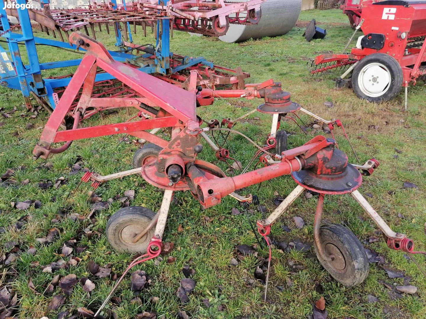 Fahr 4 méteres függesztett rendkezelő ,rendterítő