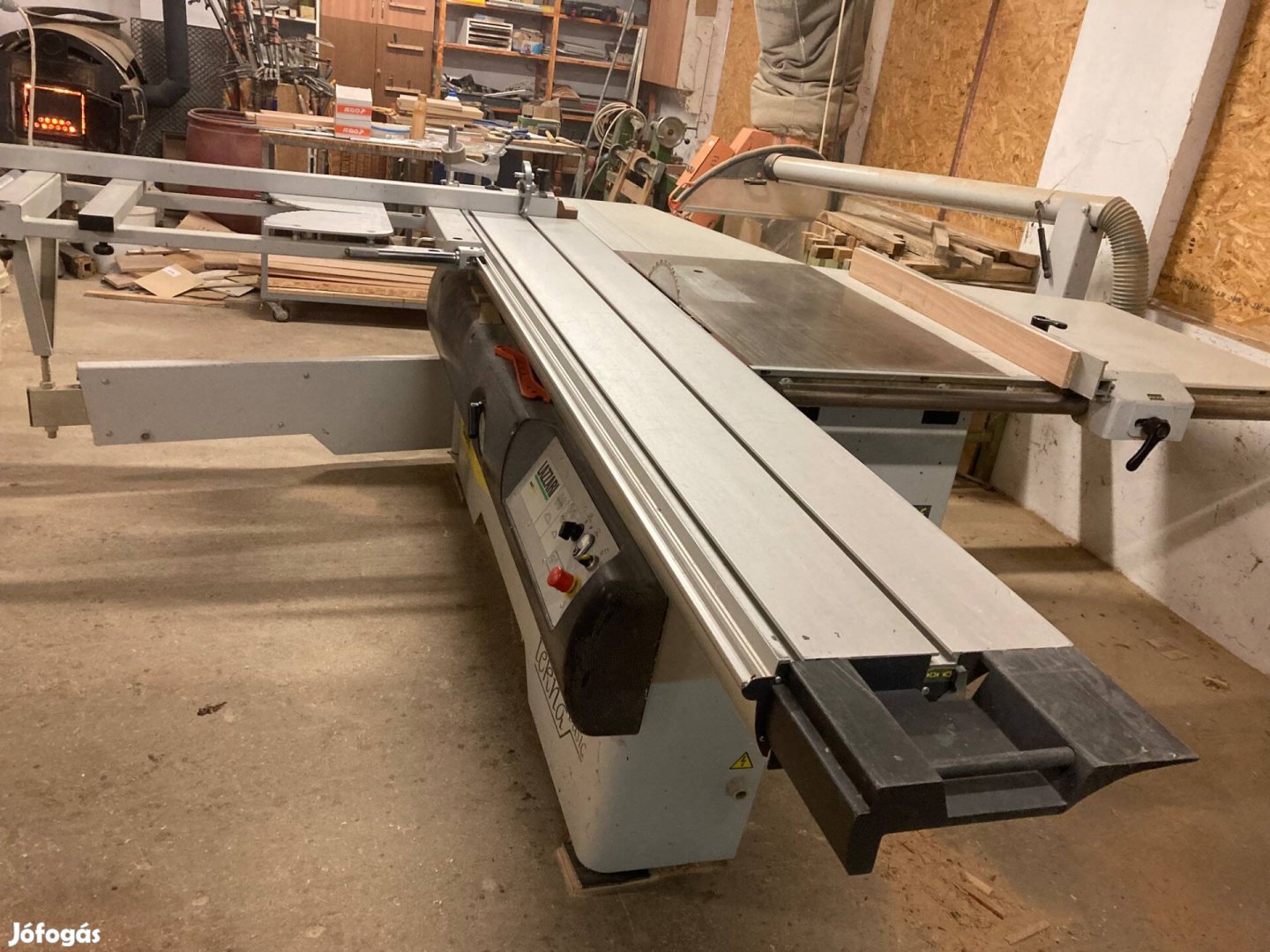 Faipari lapszabászgép Lazzari Tekna Basic