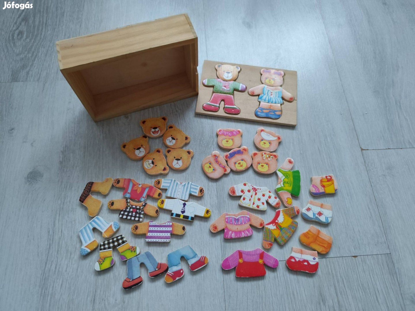 Fakopáncs macis öltöztető - fejlesztő játék, fából, fiú és