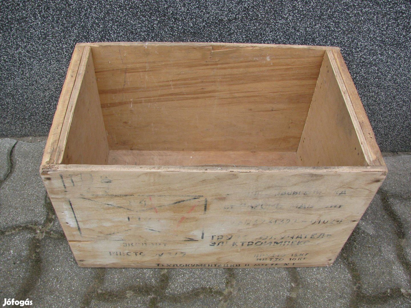 Faládák több különböző méretben