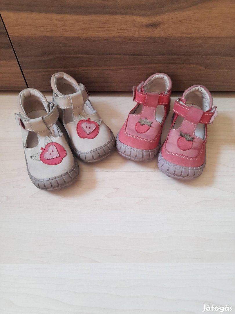 Falcon oldalán nyitott tepőzáras szandálcipő szandál 22-es