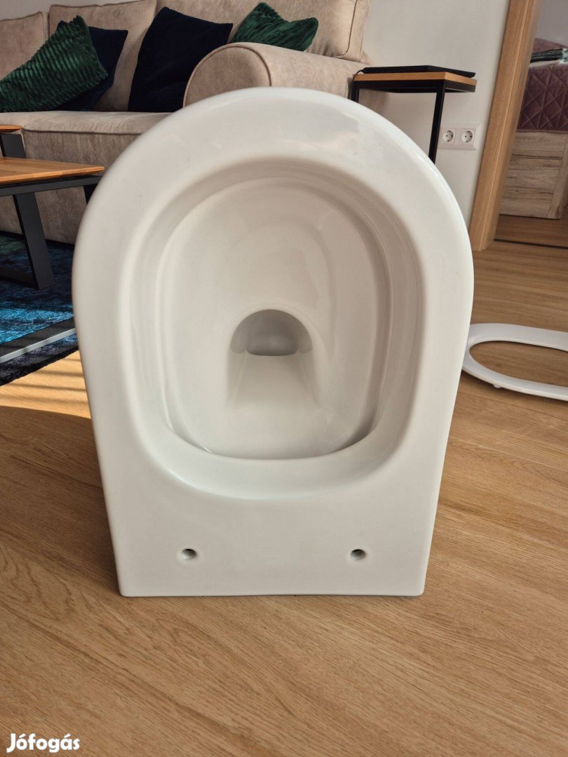 Fali WC tetővel