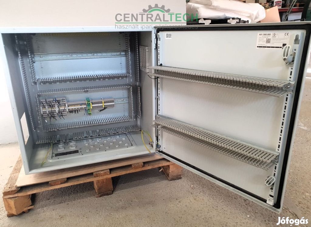 Fali kapcsolószekrény teliajtós acél szerelőlappal 600mmx600mmx350mm