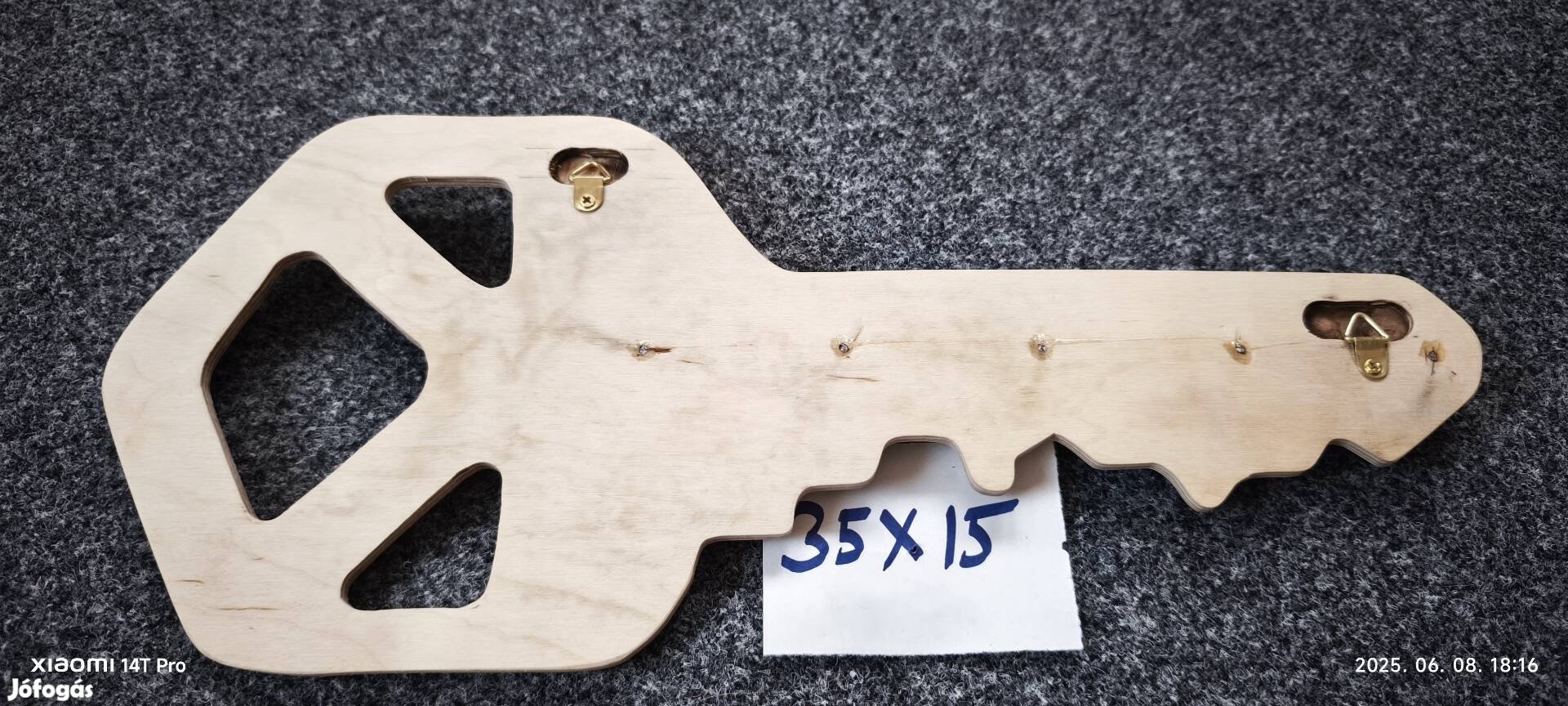 Fali kulcstartó  Kulcs Forma
