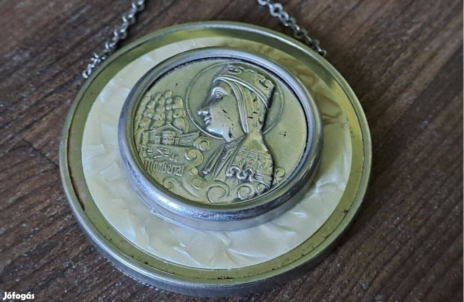 Fali szentkép, egyedi kegytárgy