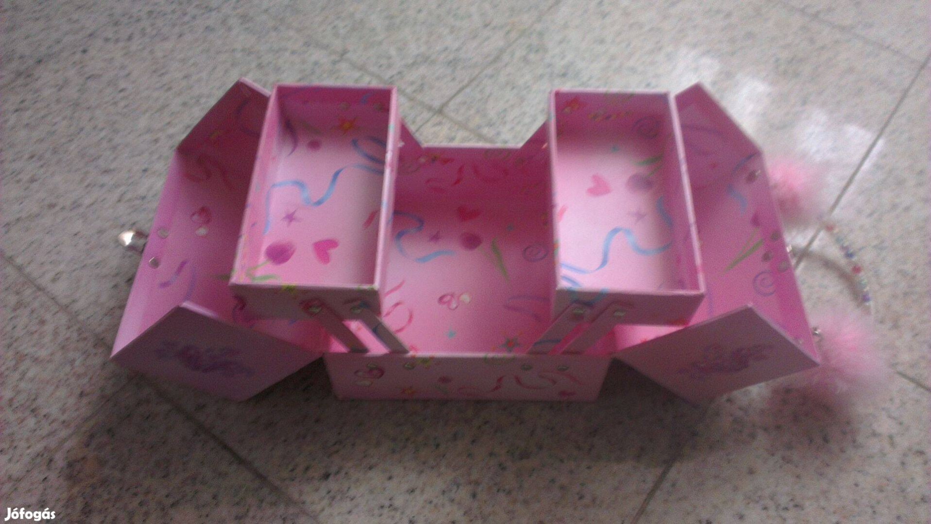 Fali tükör, fiókos doboz és ékszertartó, fából, Hercegnős,