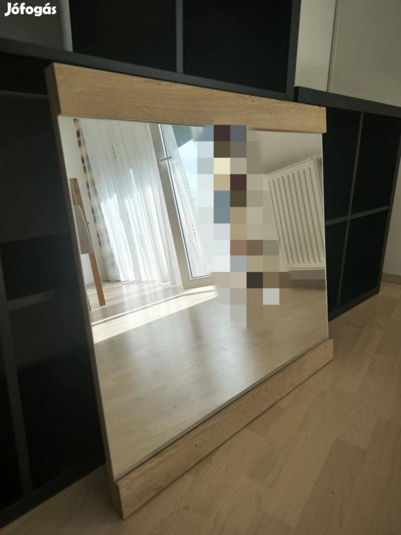 Fali tükör eladó. méretek: 74,5 * 72 cm