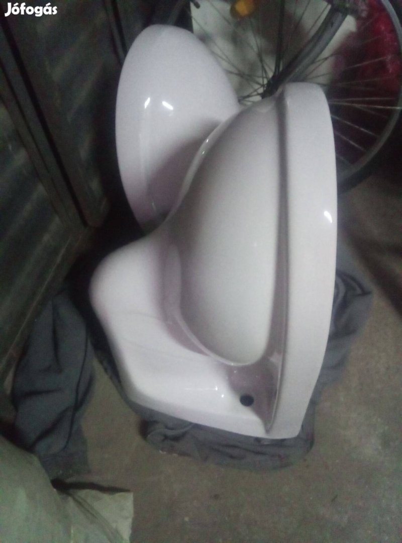 Fali wc eladó