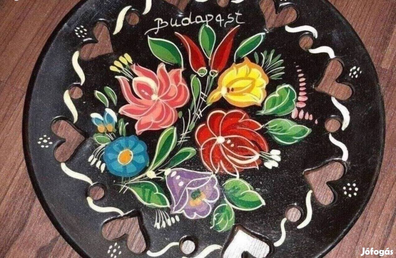 Falitányér Budapest emlék
